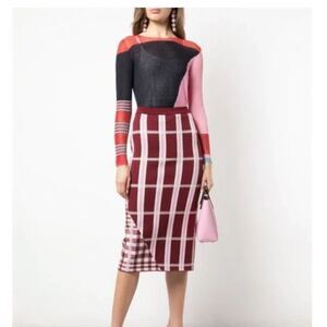 I AM CHEN
Colour Block Top In Blue‎ S Nwot